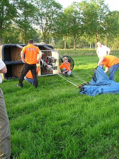Ballonvlucht 24 mei 2007 (9).JPG
